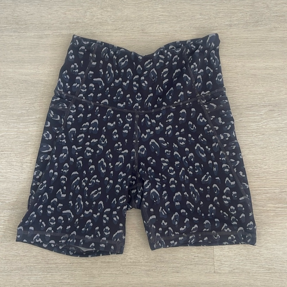 Old navy animal print short legging